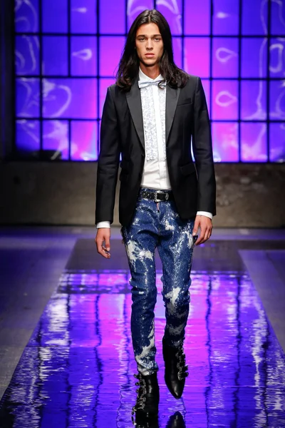 Look 50